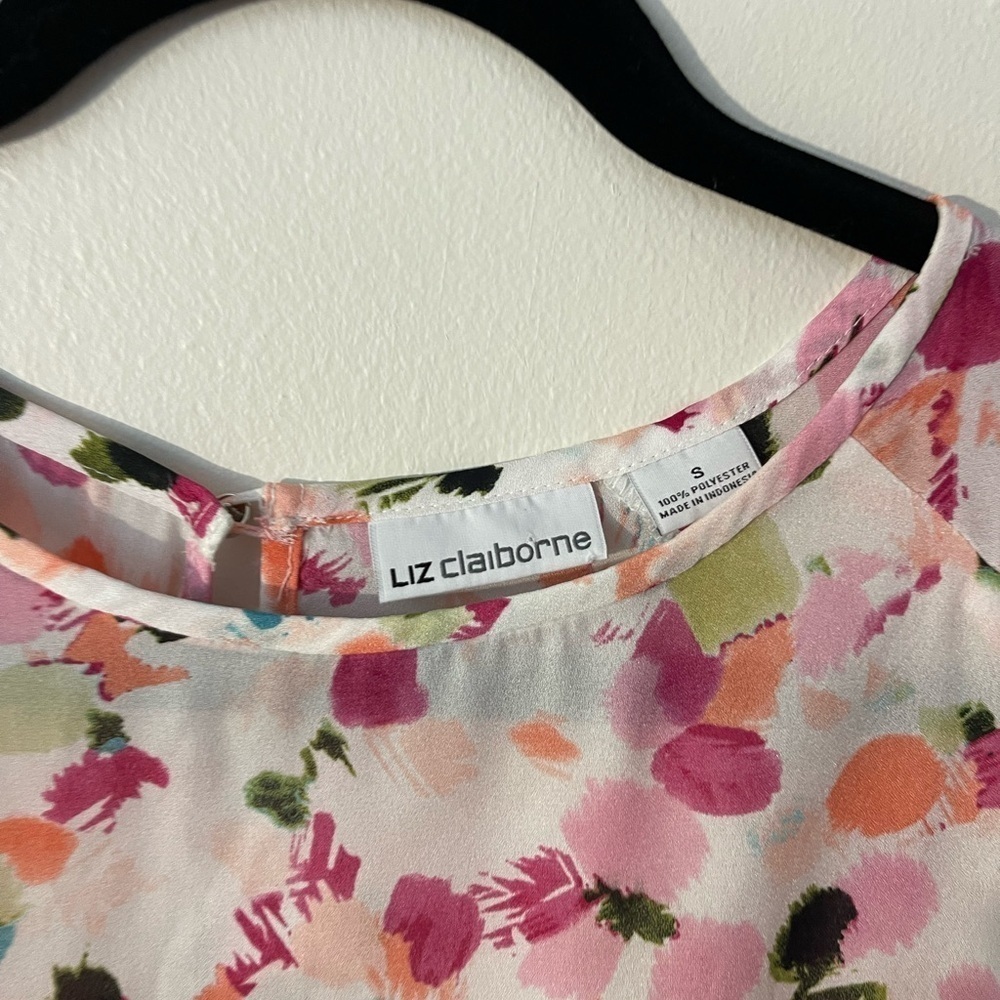 Liz Claiborne Women’s Pink Sheer Short Sleeve Shirt Blouse Top Size: Small - Picture 7 of 7